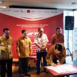 Elitery CEO signing commitment letter to establish Indonesia Data Center Provider Organization (IDPRO)